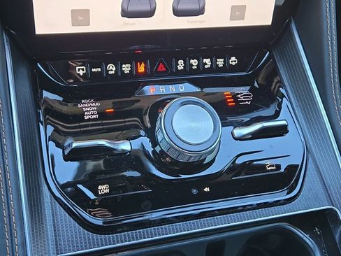 New 2024 Jeep Grand Wagoneer Series III w/ Rear Seat Video Group 1 image 33