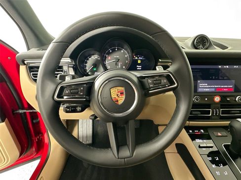 Certified 2026 Porsche Macan AWD/4WD image 20