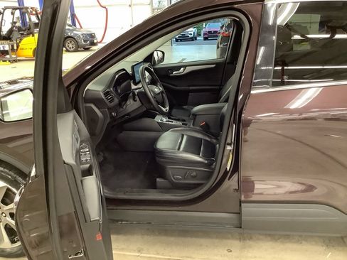 Used 2023 Ford Escape Platinum AWD/4WD image 11