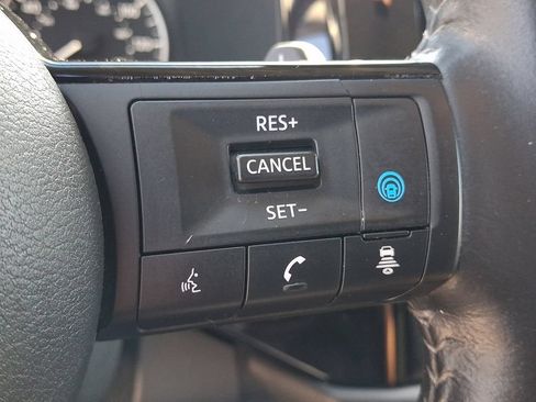 Used 2022 Nissan Pathfinder SL w/ SL Black Package AWD/4WD image 21