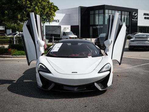 Used 2018 McLaren 570S Spider RWD image 5