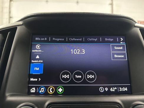 Used 2024 GMC Terrain SLT image 28