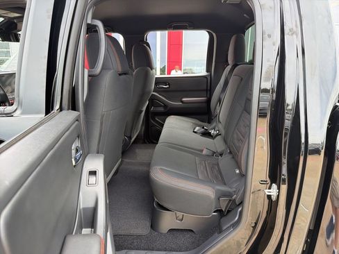 Used 2025 Nissan Frontier PRO-4X AWD/4WD image 15