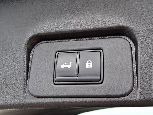 Used 2023 Nissan Rogue SV w/ SV Premium Package image 31