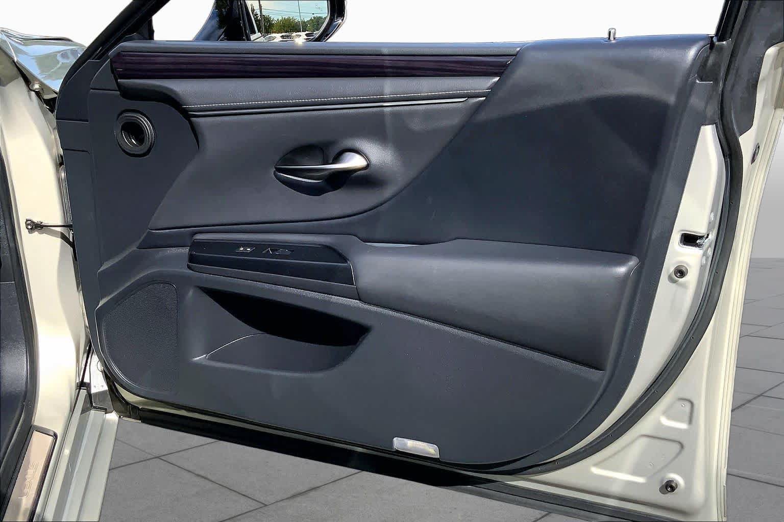 Certified 2021 Lexus ES 350 w/ Premium Package FWD image 22