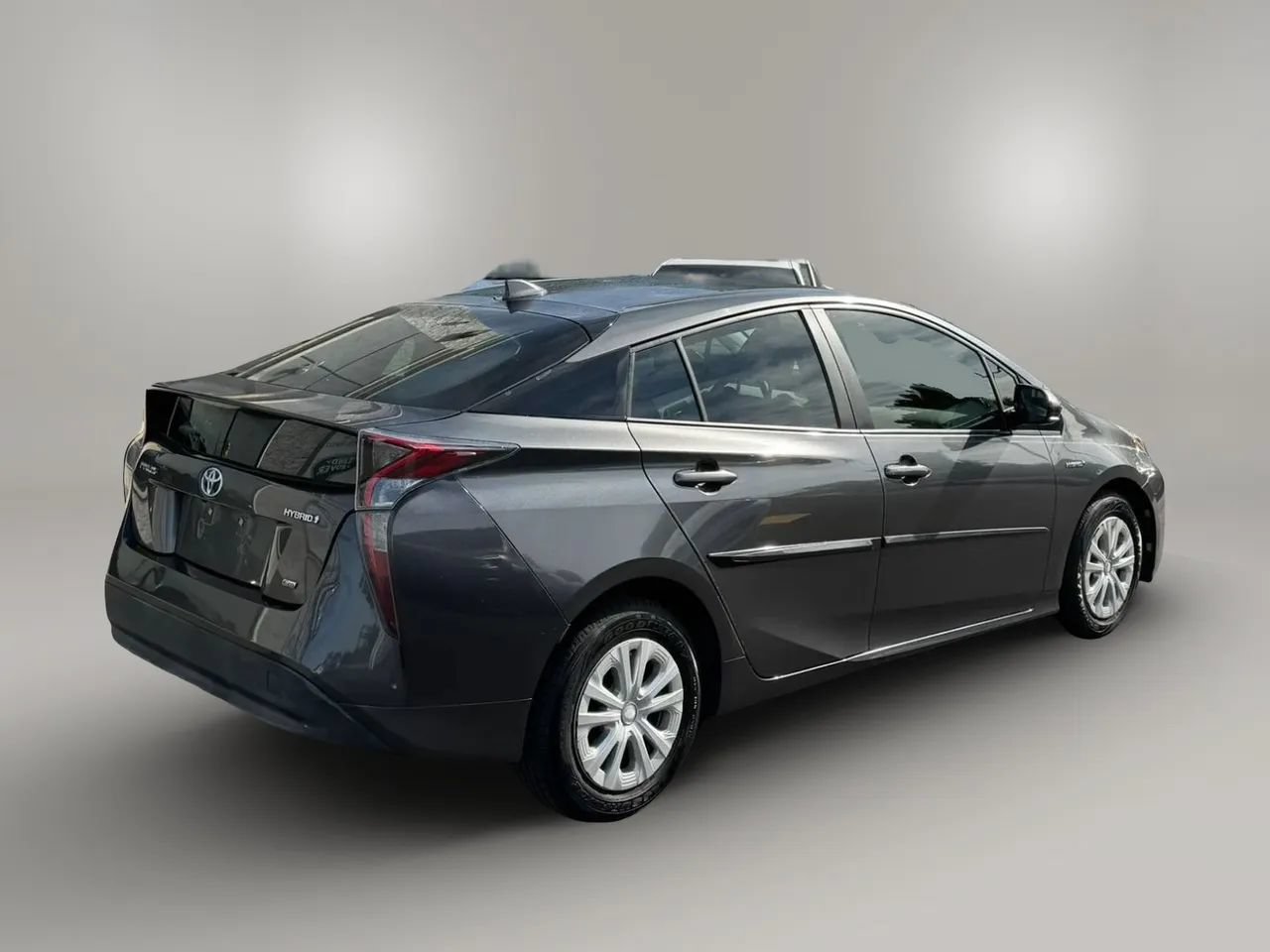 Used 2017 Toyota Prius Two FWD image 10