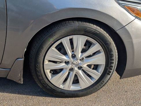 Used 2020 Nissan Sentra S image 9