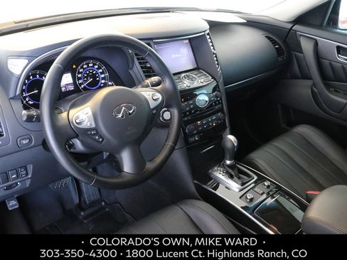 Used 2017 INFINITI QX70 AWD w/ Premium Package image 7