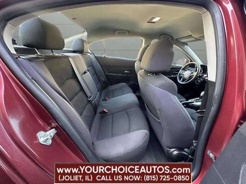 Used 2016 Chevrolet Cruze LT w/ Technology Package image 16