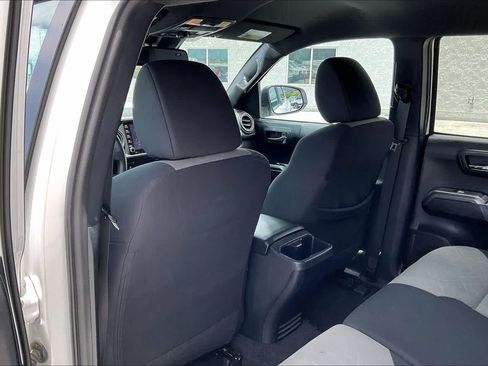Used 2020 Toyota Tacoma TRD Off-Road w/ Technology Package AWD/4WD image 12