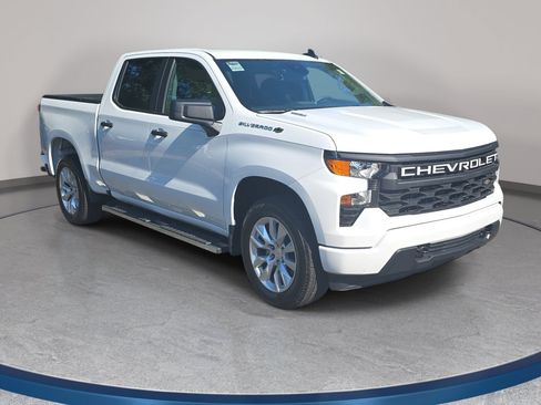 Used 2025 Chevrolet Silverado 1500 Custom RWD image 3