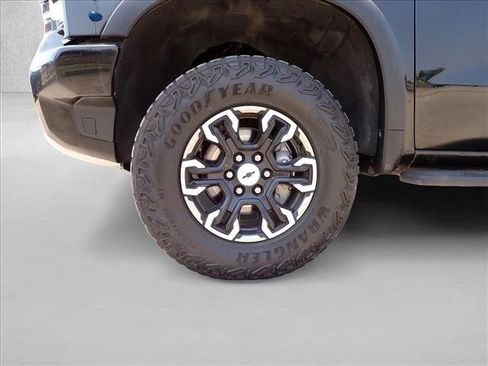 Used 2023 Chevrolet Silverado 1500 ZR2 w/ Technology Package AWD/4WD image 6