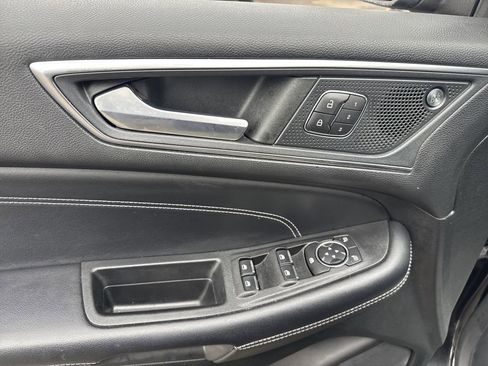 Used 2022 Ford Edge Titanium w/ Equipment Group 301A image 15