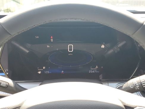 Used 2025 Chevrolet Trax LT w/ LT Convenience Package image 31