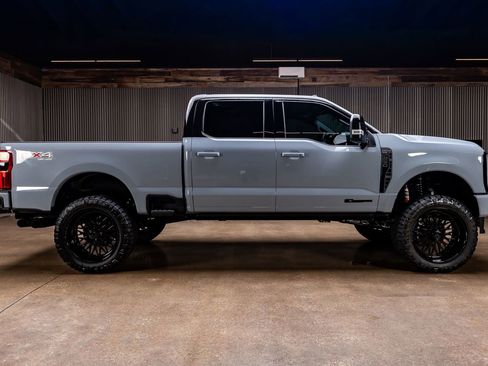 Used 2026 Ford F250 Platinum AWD/4WD image 11