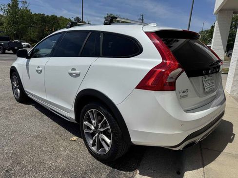 Used 2018 Volvo V60 T5 Cross Country AWD/4WD image 44