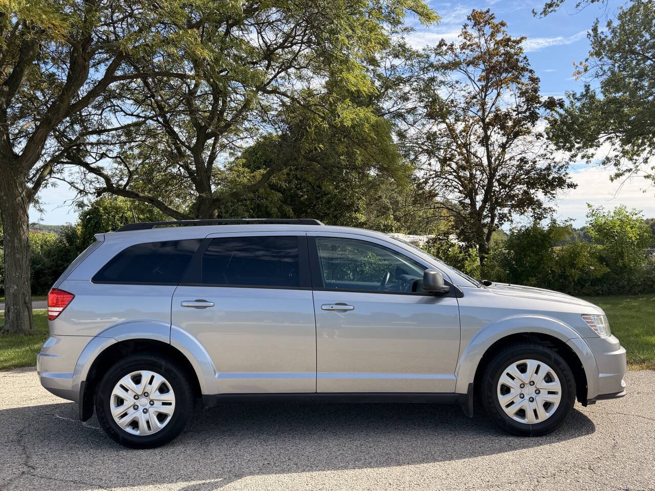 Used 2018 Dodge Journey SE w/ Mopar All Weather Group FWD image 6