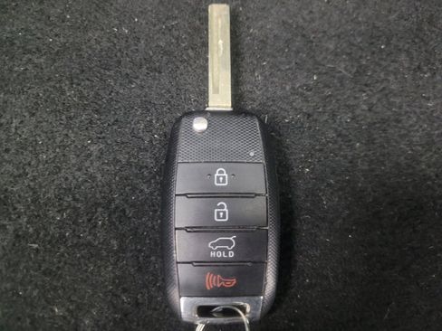 Used 2018 Kia Sorento AWD image 32