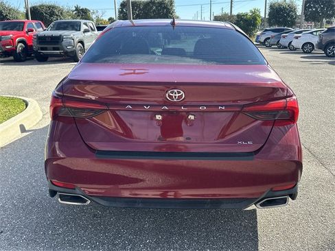 Used 2019 Toyota Avalon XLE image 14