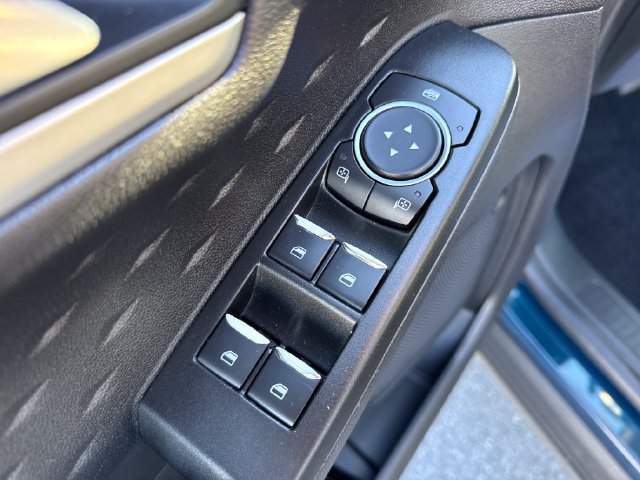 Used 2020 Ford Escape SE AWD/4WD image 24