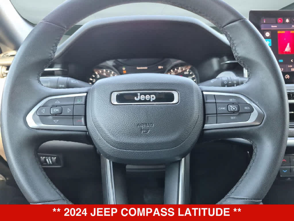 Used 2024 Jeep Compass Latitude AWD/4WD image 21