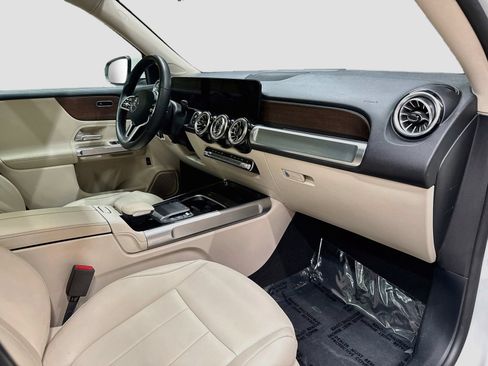 Used 2022 Mercedes-Benz GLB 250 4MATIC image 30