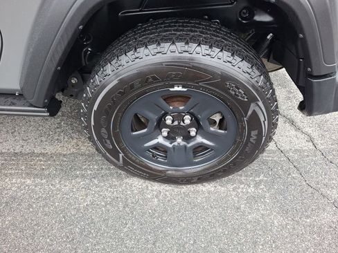 Used 2020 Jeep Wrangler Sport image 23