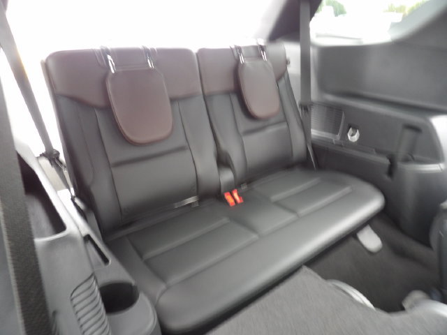 Certified 2023 Ford Explorer Platinum w/ Technology Package RWD image 29