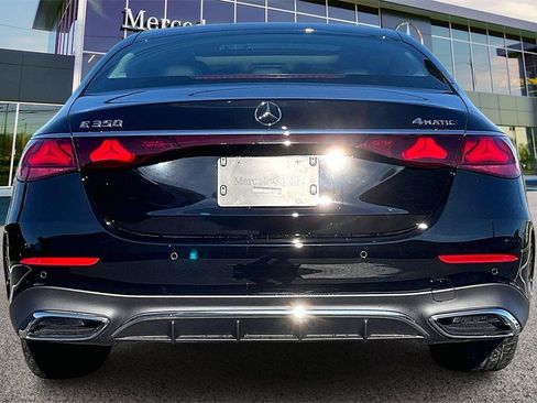 New 2026 Mercedes-Benz E 350 4MATIC Sedan image 4