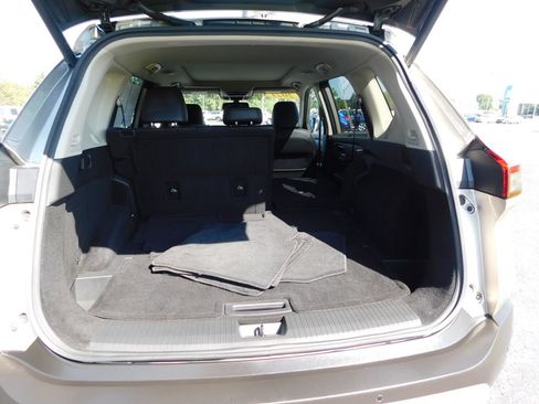 Used 2021 Nissan Rogue SL w/ Premium Package AWD/4WD image 25