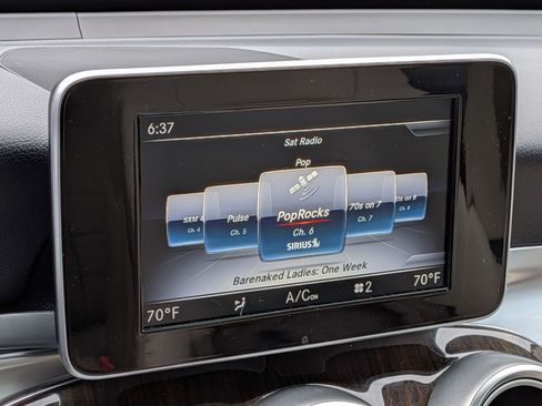 Used 2019 Mercedes-Benz GLC 300 4MATIC w/ Premium Package image 19