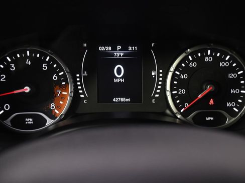 Used 2016 Jeep Renegade Latitude w/ Cold Weather Group AWD/4WD image 25