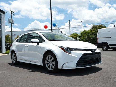 Used 2024 Toyota Corolla LE FWD image 3