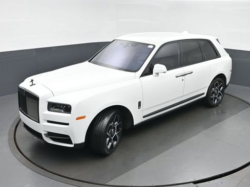 Used 2021 Rolls-Royce Cullinan Black Badge AWD/4WD image 39