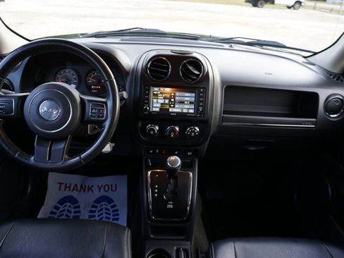 Used 2016 Jeep Patriot High Altitude AWD/4WD image 32