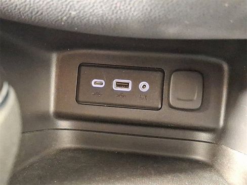 Used 2021 Chevrolet Equinox LT image 25