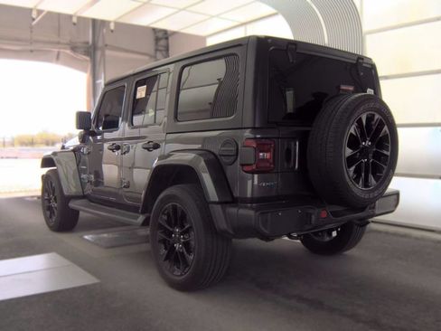 Used 2021 Jeep Wrangler Unlimited Sahara w/ Cold Weather Group AWD/4WD image 4