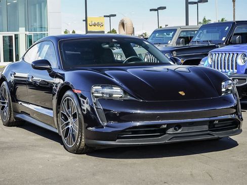 Used 2021 Porsche Taycan image 3