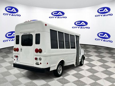 Used 2004 GMC Savana 3500 w/ School Bus Package image 3