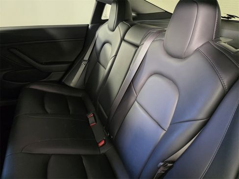 Used 2018 Tesla Model 3 Mid Range image 16