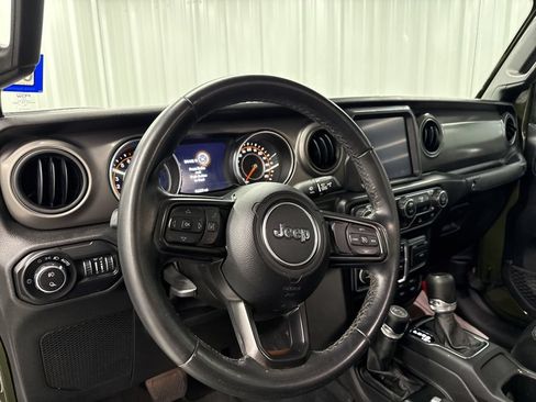 Used 2021 Jeep Gladiator Mojave AWD/4WD image 12