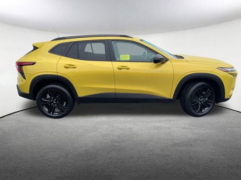 Used 2024 Chevrolet Trax ACTIV w/ Driver Confidence Package image 18