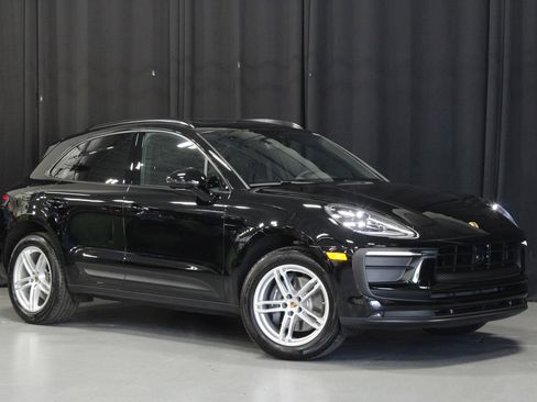Certified 2026 Porsche Macan AWD/4WD image 7