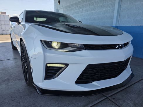 Used 2018 Chevrolet Camaro SS RWD image 1