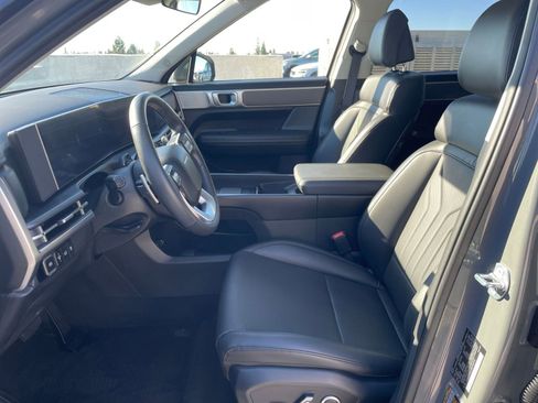 Used 2025 Hyundai Santa Fe SEL FWD image 29