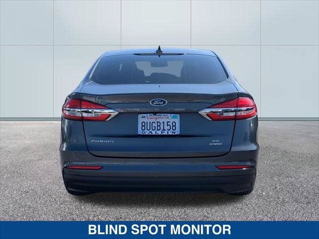 Used 2020 Ford Fusion SE FWD image 4