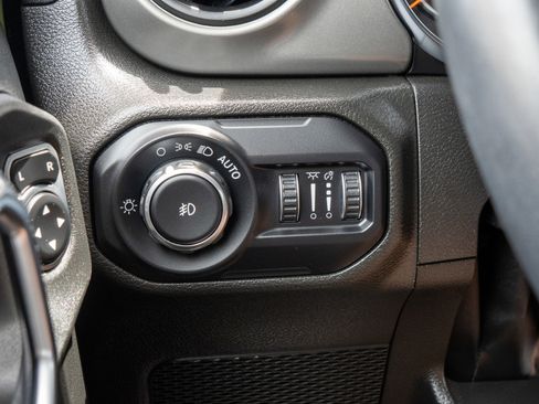 Used 2022 Jeep Wrangler Sport AWD/4WD image 28