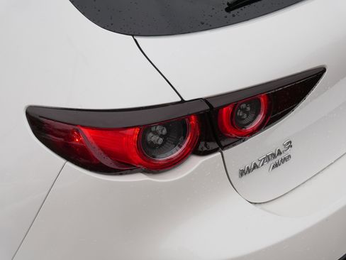 Used 2021 MAZDA MAZDA3 s image 17