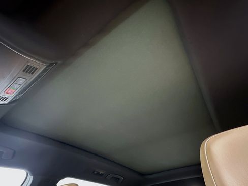 Used 2024 Volkswagen Tiguan SE R-Line image 25