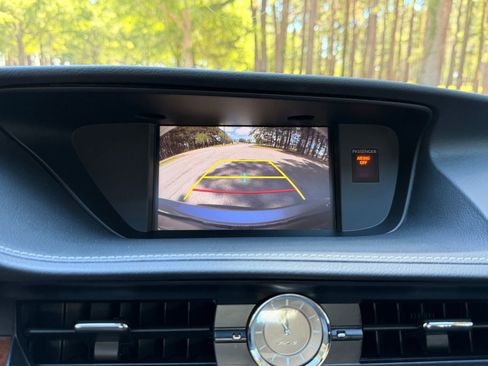 Used 2018 Lexus ES 350 w/ Luxury Package w/Wood Trim FWD image 4